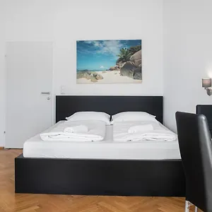 Superb 7br Shared Apartment- Near Hauptbahnhof Apartament