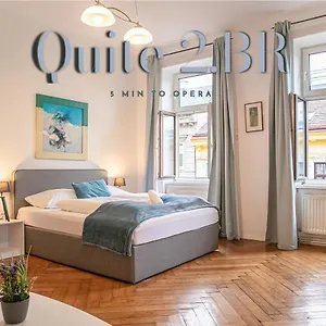 Roomy 2br Apt. Near Akh -perfect For Longstays Apartament